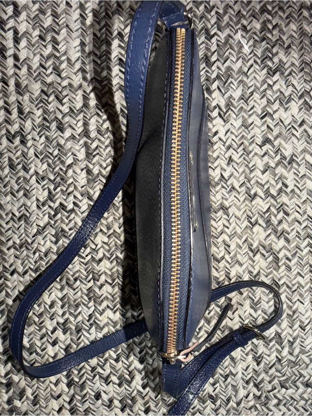Kate Spade Wellesley Hanna Crossbody Bag — Navy Pebbled Leather - Picture 2 of 4